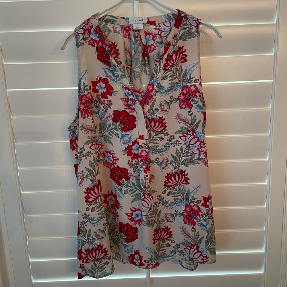 EUC | Red/light red pattern XL sleeveless floral top